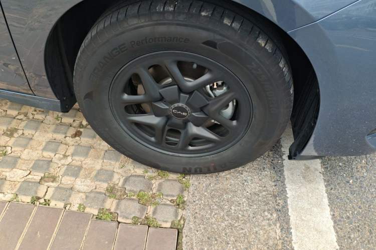 Used BYD Seal 05 DM-i 2025 DM-i Smart Drive 55KM Luxury Model Right Front Wheel Hub