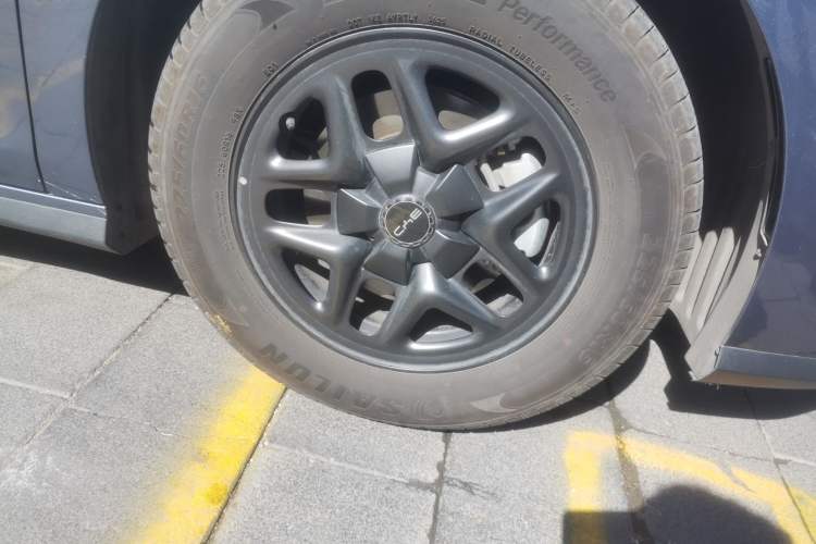 Used BYD Seal 05 DM-i 2025 DM-i Smart Drive 55KM Luxury Model Right Front Wheel Hub