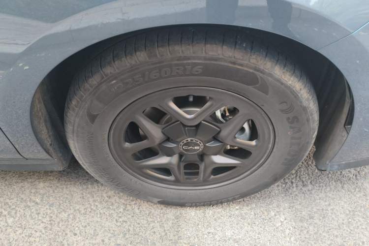 Used BYD Seal 05 DM-i 2025 DM-i Smart Drive 55KM Luxury Model Right Front Wheel Hub