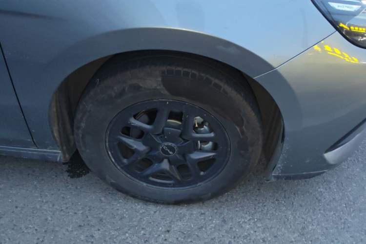 Used BYD Seal 05 DM-i 2025 DM-i Smart Drive 55KM Luxury Model Right Front Wheel Hub