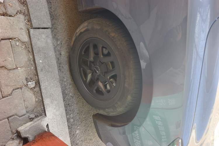 Used BYD Seal 05 DM-i 2025 DM-i Smart Drive 55KM Luxury Model Right Front Wheel Hub