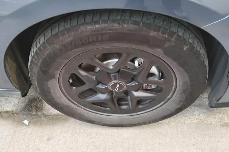 Used BYD Seal 05 DM-i 2025 DM-i Smart Drive 55KM Luxury Model Right Front Wheel Hub