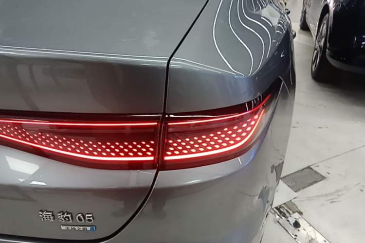 Used BYD Seal 05 DM-i 2025 DM-i Intelligent Drive 120KM Flagship Model Right Rear Taillight