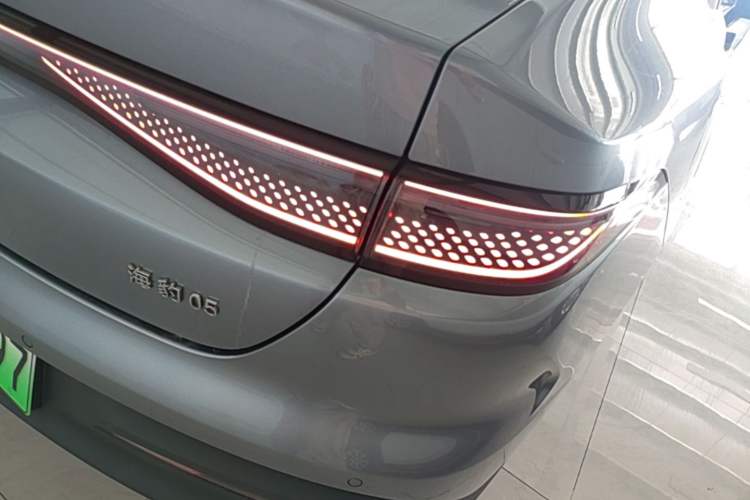 Used BYD Seal 05 DM-i 2025 DM-i Smart Drive 55KM Luxury Model Right Rear Taillight