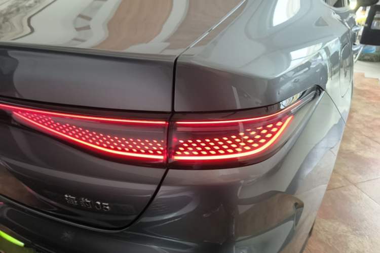 Used BYD Seal 05 DM-i 2025 DM-i Smart Drive 55KM Luxury Model Right Rear Taillight