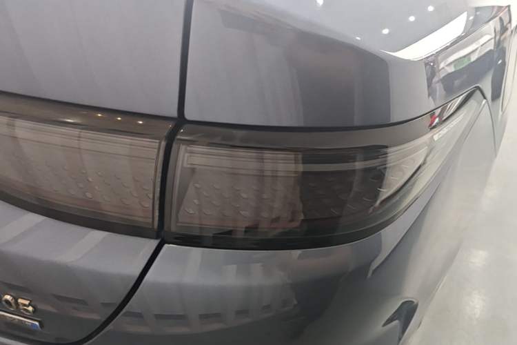 Used BYD Seal 05 DM-i 2025 DM-i Intelligent Drive 120KM Flagship Model Right Rear Taillight