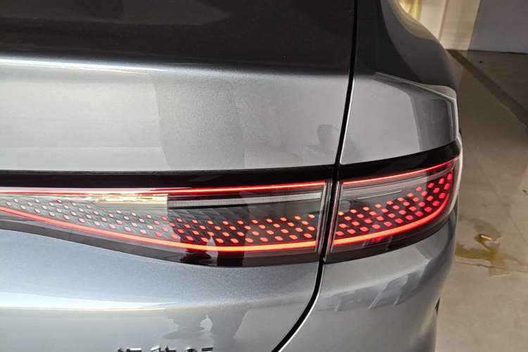 Used BYD Seal 05 DM-i 2025 DM-i Smart Drive 55KM Luxury Model Right Rear Taillight
