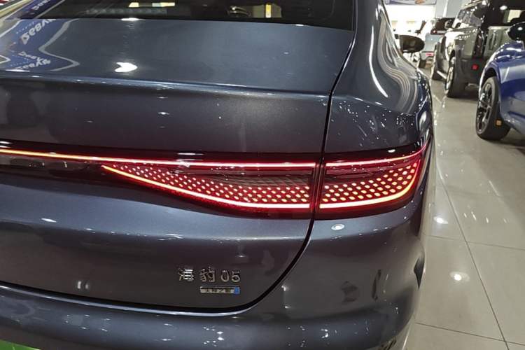 Used BYD Seal 05 DM-i 2025 DM-i Intelligent Drive 120KM Flagship Model Right Rear Taillight