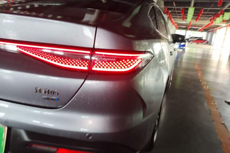 Used BYD Seal 05 DM-i 2025 DM-i Intelligent Drive 120KM Flagship Model Right Rear Taillight