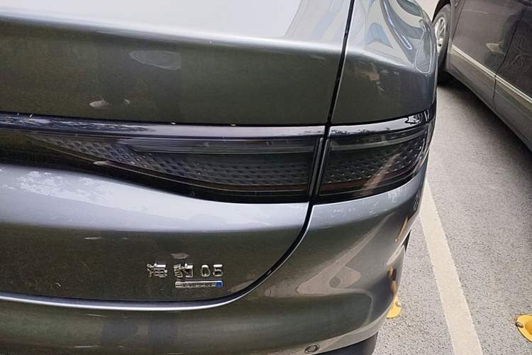 Used BYD Seal 05 DM-i 2025 DM-i Intelligent Drive 120KM Flagship Model Right Rear Taillight