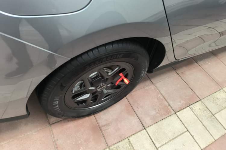 Used BYD Seal 05 DM-i 2025 DM-i Smart Drive 55KM Luxury Model Right Rear Wheel Hub