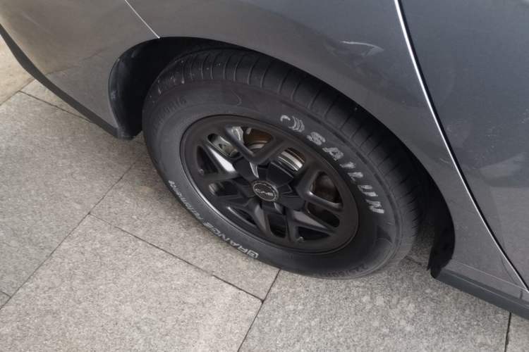Used BYD Seal 05 DM-i 2025 DM-i Smart Drive 55KM Luxury Model Right Rear Wheel Hub