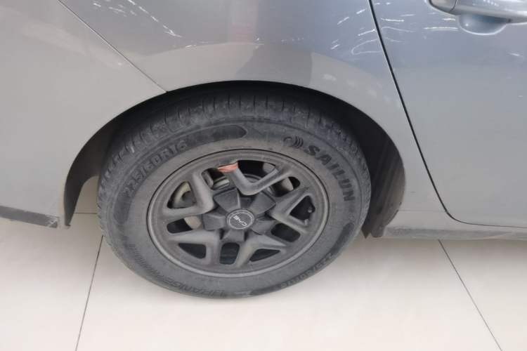Used BYD Seal 05 DM-i 2025 DM-i Smart Drive 55KM Luxury Model Right Rear Wheel Hub