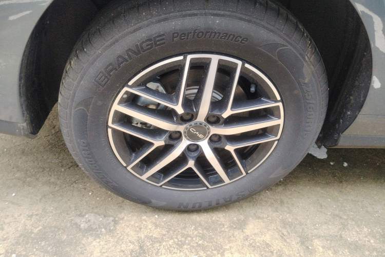 Used BYD Seal 05 DM-i 2025 DM-i Intelligent Drive 120KM Flagship Model Right Rear Wheel Hub