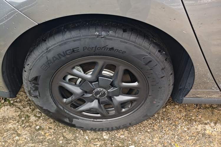 Used BYD Seal 05 DM-i 2025 DM-i Smart Drive 55KM Luxury Model Right Rear Wheel Hub