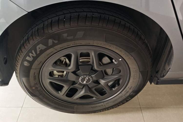 Used BYD Seal 05 DM-i 2025 DM-i Smart Drive 55KM Luxury Model Right Rear Wheel Hub