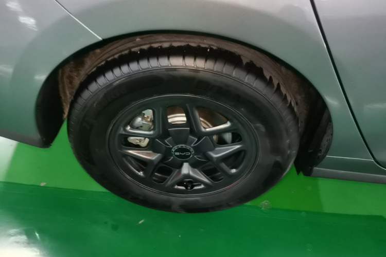 Used BYD Seal 05 DM-i 2025 DM-i Smart Drive 55KM Luxury Model Right Rear Wheel Hub