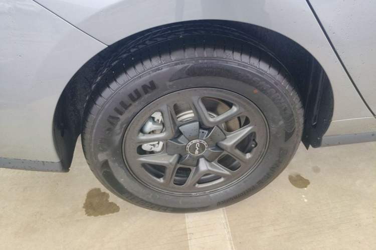 Used BYD Seal 05 DM-i 2025 DM-i Smart Drive 55KM Luxury Model Right Rear Wheel Hub