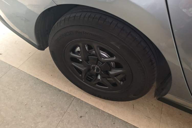 Used BYD Seal 05 DM-i 2025 DM-i Smart Drive 55KM Luxury Model Right Rear Wheel Hub