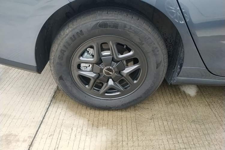 Used BYD Seal 05 DM-i 2025 DM-i Smart Drive 55KM Luxury Model Right Rear Wheel Hub