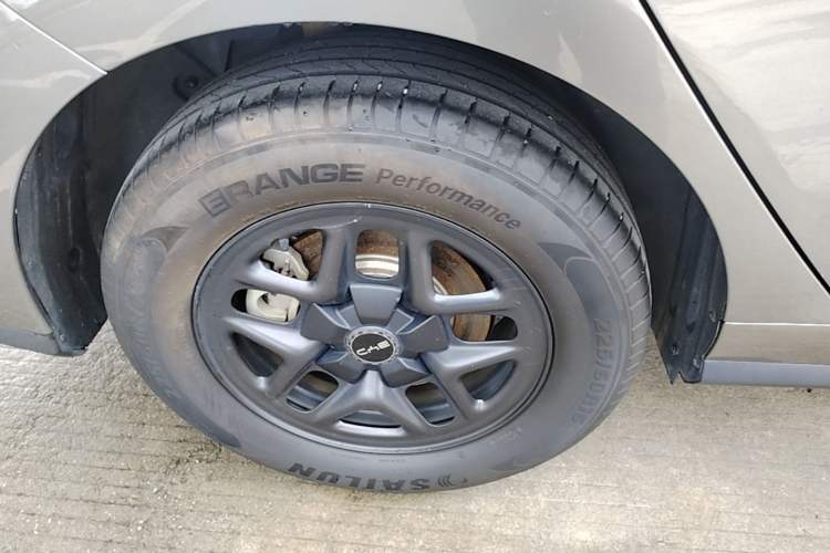 Used BYD Seal 05 DM-i 2025 DM-i Smart Drive 55KM Luxury Model Right Rear Wheel Hub