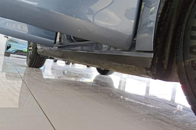 Used BYD Seal 05 DM-i 2025 DM-i Intelligent Drive 120KM Flagship Model Right Side Sill
