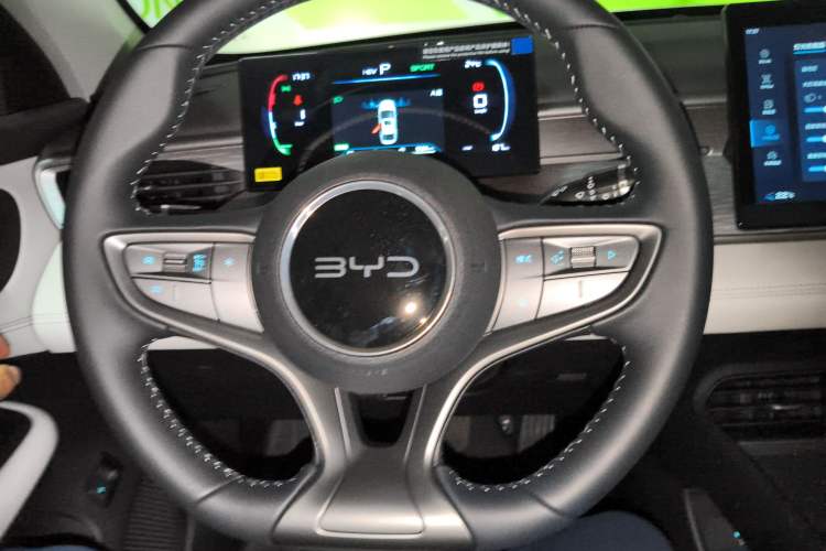 Used BYD Seal 05 DM-i 2025 DM-i Smart Drive 55KM Luxury Model Steering Wheel