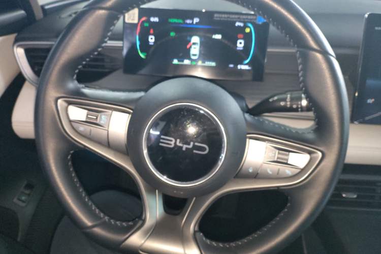 Used BYD Seal 05 DM-i 2025 DM-i Smart Drive 55KM Luxury Model Steering Wheel