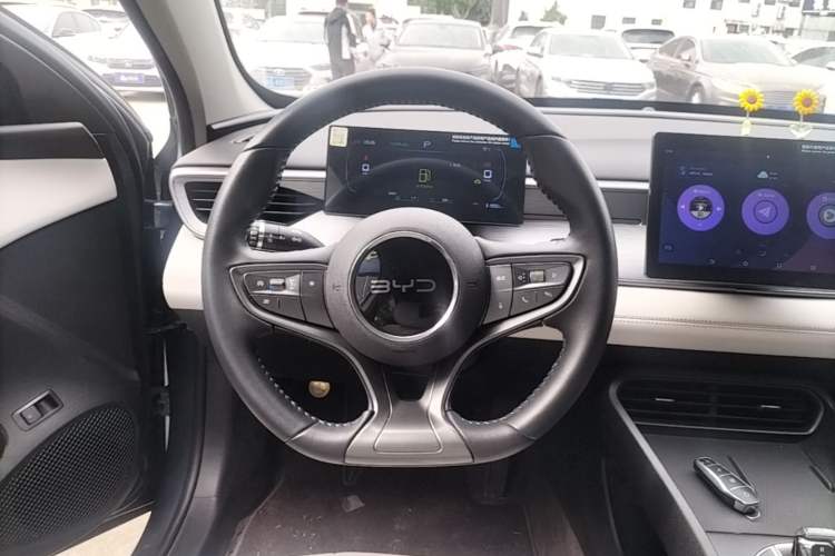 Used BYD Seal 05 DM-i 2025 DM-i Smart Drive 55KM Luxury Model Steering Wheel