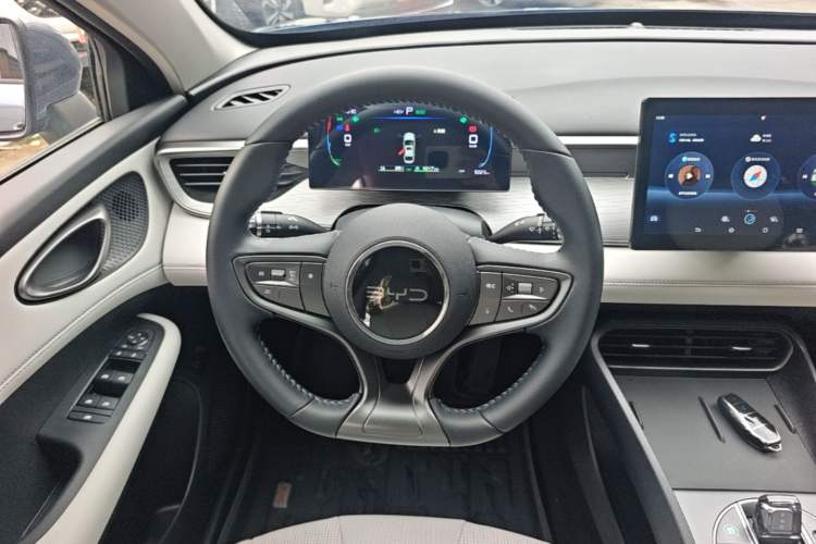 Used BYD Seal 05 DM-i 2025 DM-i Smart Drive 55KM Luxury Model Steering Wheel