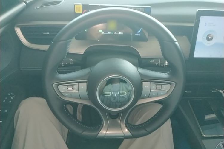 Used BYD Seal 05 DM-i 2025 DM-i Smart Drive 55KM Luxury Model Steering Wheel
