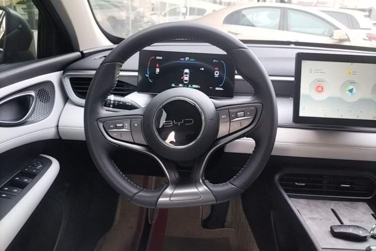Used BYD Seal 05 DM-i 2025 DM-i Smart Drive 55KM Luxury Model Steering Wheel