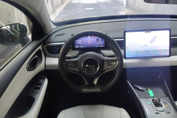Used BYD Seal 05 DM-i 2025 DM-i Intelligent Drive 120KM Flagship Model Steering Wheel