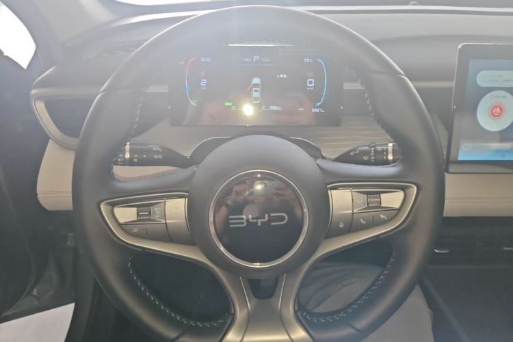 Used BYD Seal 05 DM-i 2025 DM-i Smart Drive 55KM Luxury Model Steering Wheel