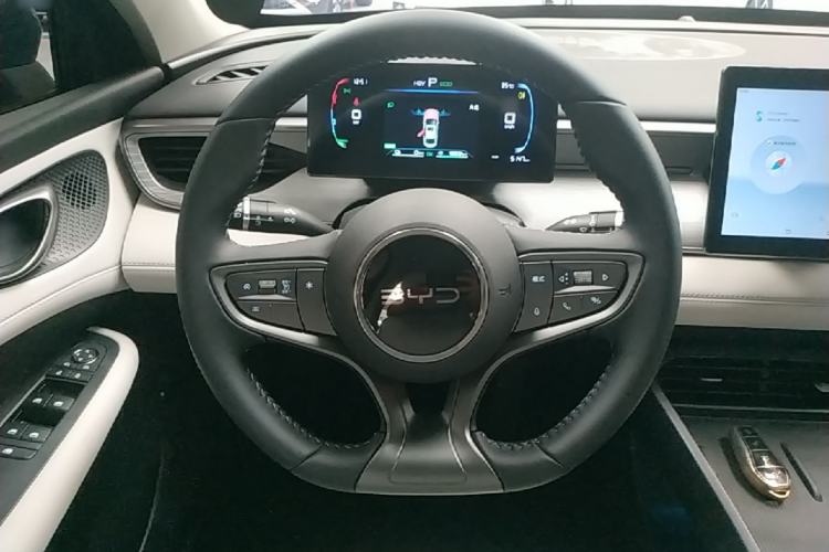 Used BYD Seal 05 DM-i 2025 DM-i Smart Drive 55KM Luxury Model Steering Wheel
