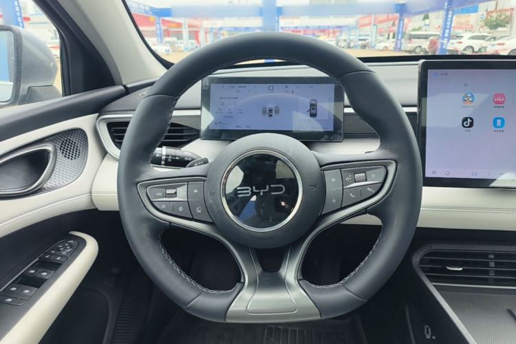 Used BYD Seal 05 DM-i 2025 DM-i Intelligent Drive 120KM Flagship Model Steering Wheel