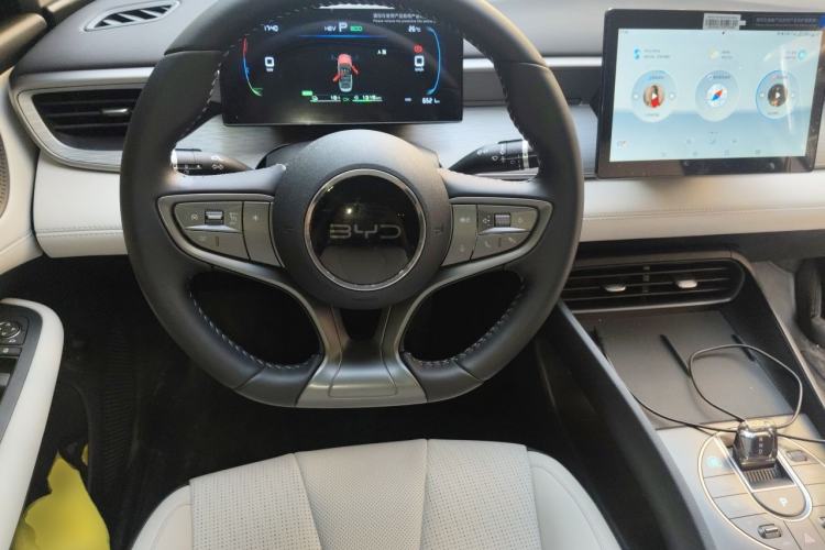 Used BYD Seal 05 DM-i 2025 DM-i Smart Drive 55KM Luxury Model Steering Wheel
