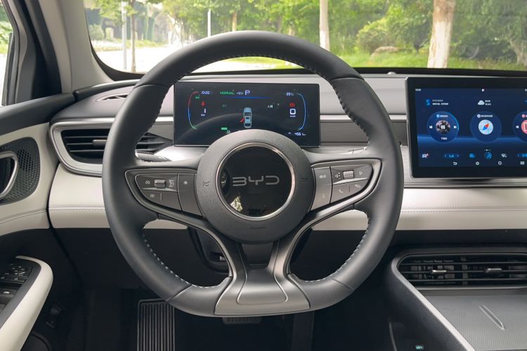 Used BYD Seal 05 DM-i 2025 DM-i Smart Drive 55KM Luxury Model Steering Wheel