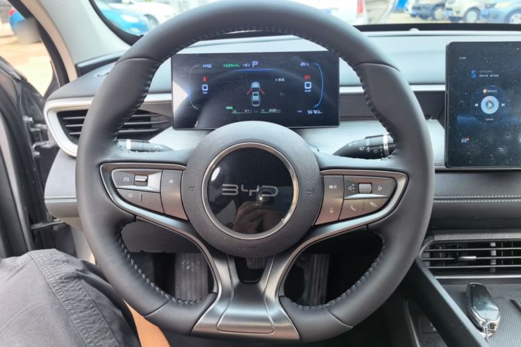 Used BYD Seal 05 DM-i 2025 DM-i Smart Drive 55KM Luxury Model Steering Wheel