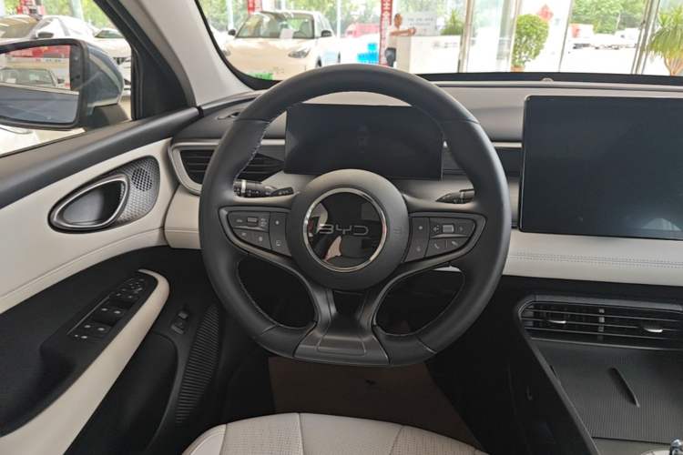 Used BYD Seal 05 DM-i 2025 DM-i Intelligent Drive 120KM Flagship Model Steering Wheel