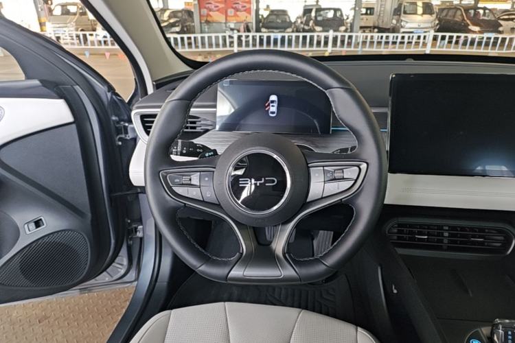 Used BYD Seal 05 DM-i 2025 DM-i Intelligent Drive 120KM Flagship Model Steering Wheel