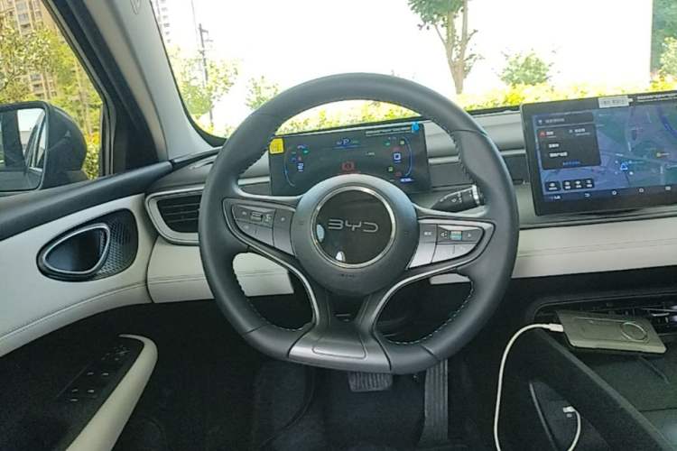 Used BYD Seal 05 DM-i 2025 DM-i Smart Drive 55KM Luxury Model Steering Wheel