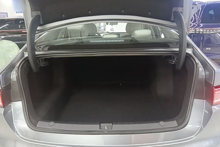 Used BYD Seal 05 DM-i 2025 DM-i Intelligent Drive 120KM Flagship Model Trunk