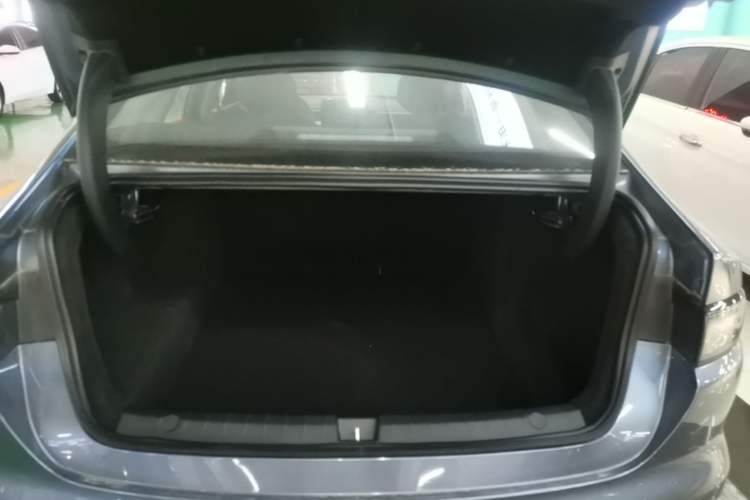 Used BYD Seal 05 DM-i 2025 DM-i Intelligent Drive 120KM Flagship Model Trunk