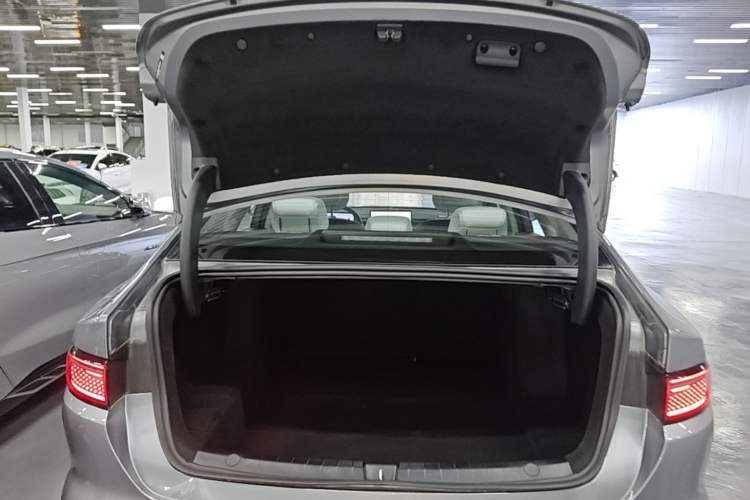 Used BYD Seal 05 DM-i 2025 DM-i Intelligent Drive 120KM Flagship Model Trunk