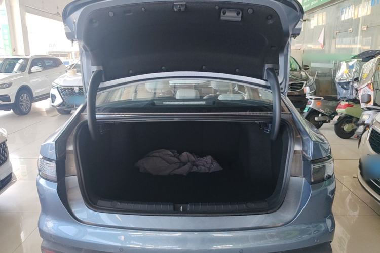 Used BYD Seal 05 DM-i 2025 DM-i Intelligent Drive 120KM Flagship Model Trunk