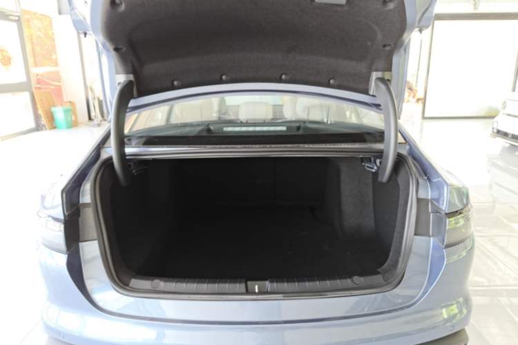 Used BYD Seal 05 DM-i 2025 DM-i Intelligent Drive 120KM Flagship Model Trunk
