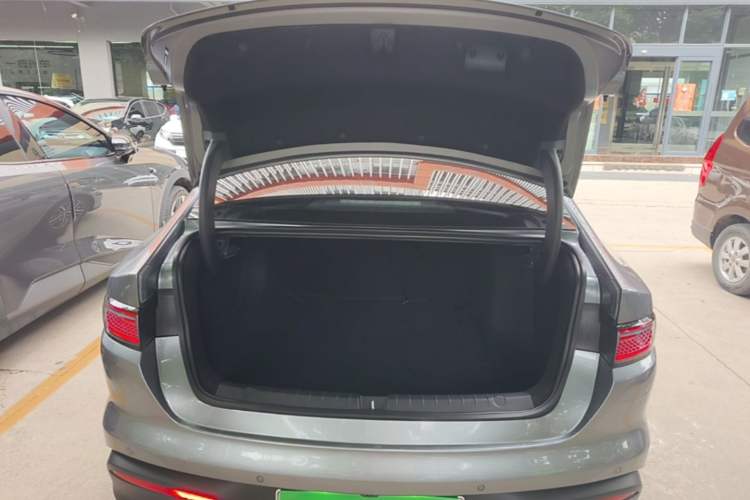 Used BYD Seal 05 DM-i 2025 DM-i Intelligent Drive 120KM Flagship Model Trunk
