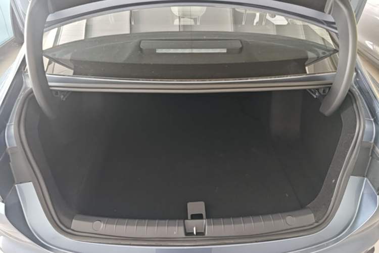 Used BYD Seal 05 DM-i 2025 DM-i Intelligent Drive 120KM Flagship Model Trunk
