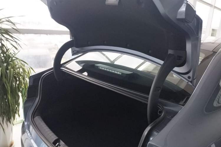 Used BYD Seal 05 DM-i 2025 DM-i Intelligent Drive 120KM Flagship Model Trunk
